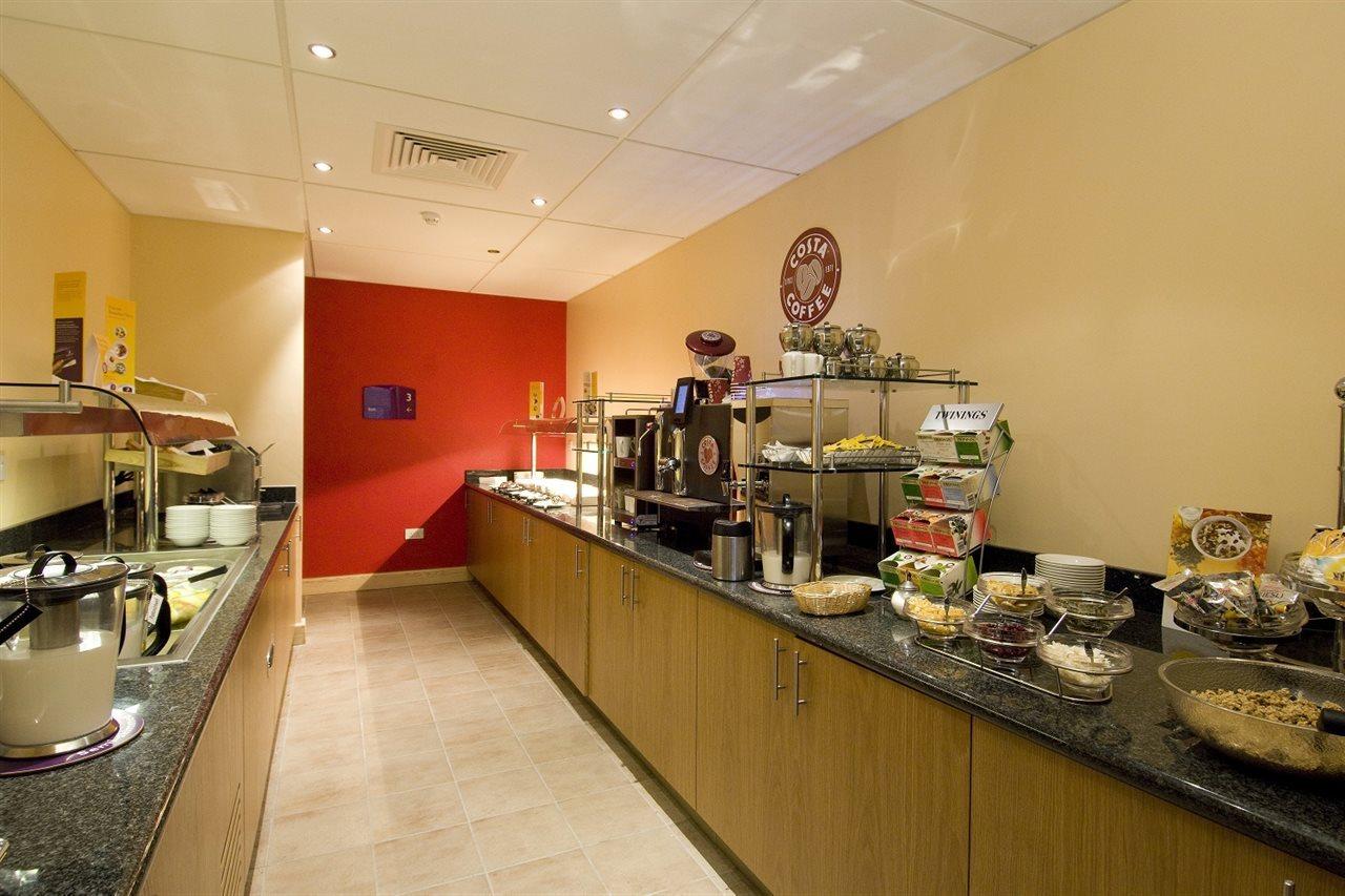 Premier Inn Sheffield City Centre Buitenkant foto