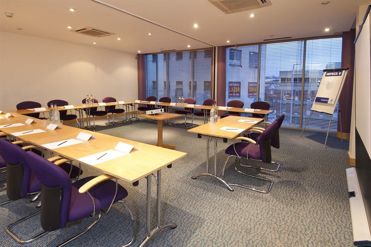 Premier Inn Sheffield City Centre Buitenkant foto